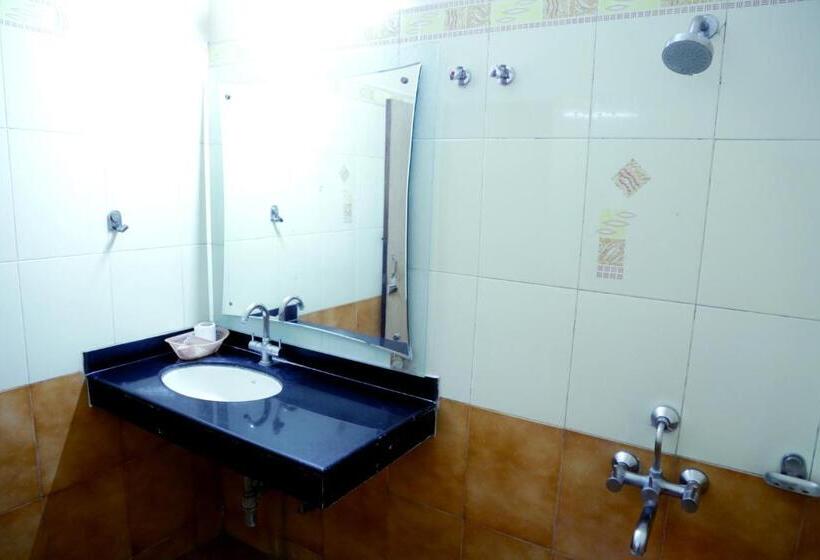 Номер Deluxe Кровать Кинг, Prayag Inn