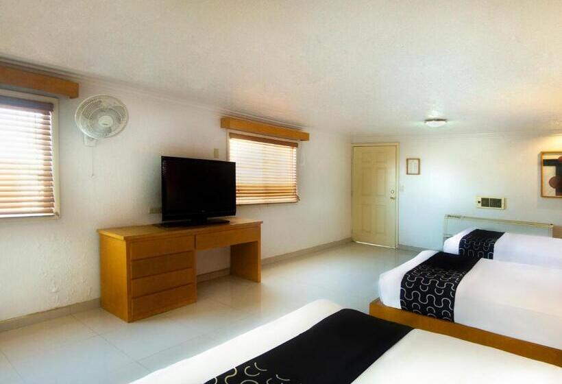 חדר משפחתי, Regis