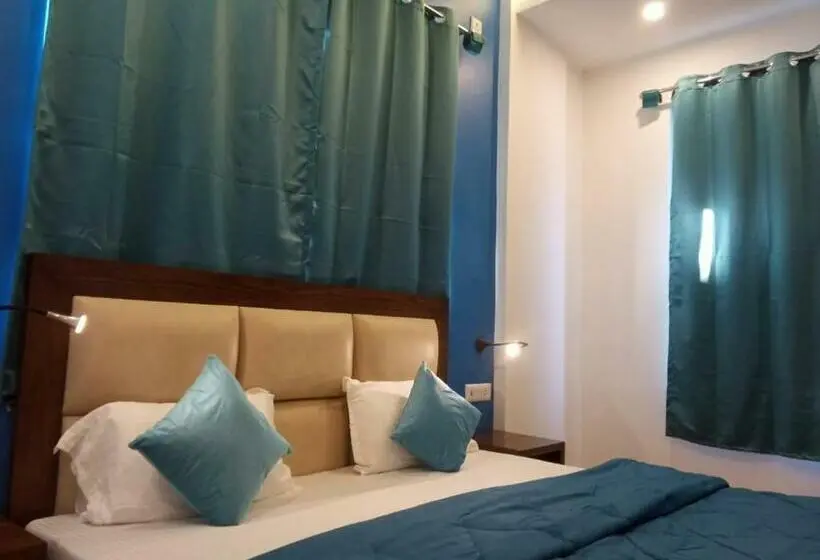 Deluxe Rum, Joey S Hostel Rishikesh