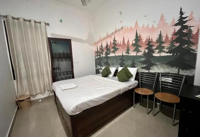 Standardrum, Joey S Hostel Rishikesh