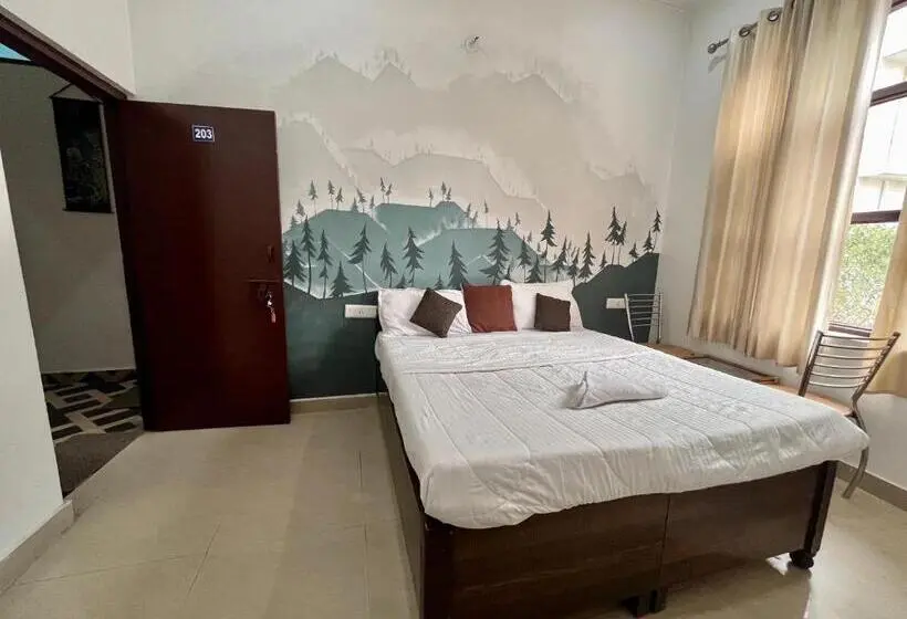 Standardrum, Joey S Hostel Rishikesh