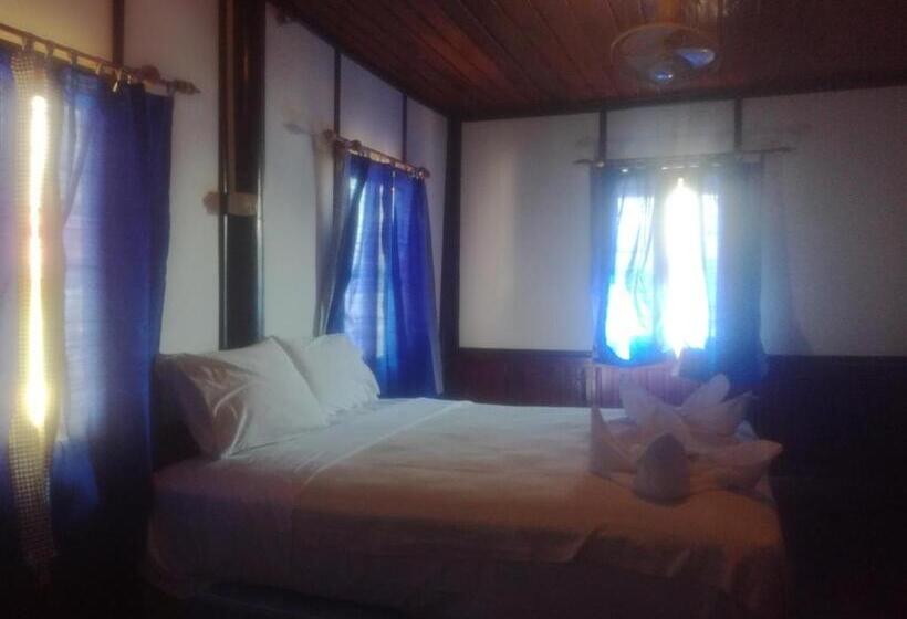 חדר משפחתי, Kongmany Colonial House