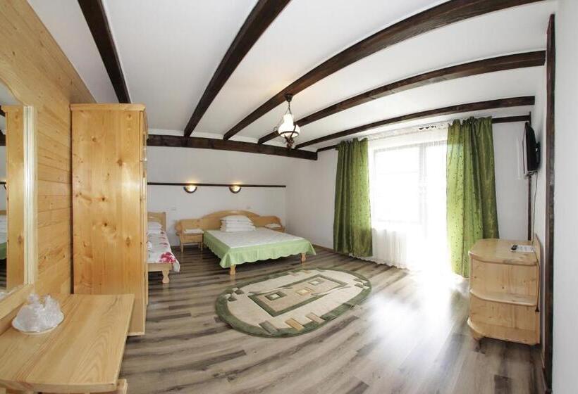 Трехместный Номер Superior, Pensiunea Lacramioara