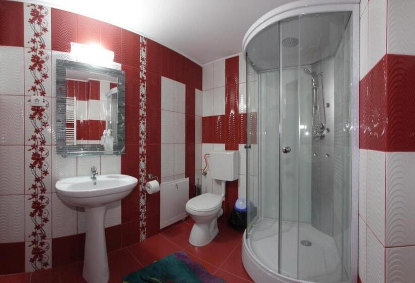 غرفة قياسية ثلاثية, Pensiunea Lacramioara