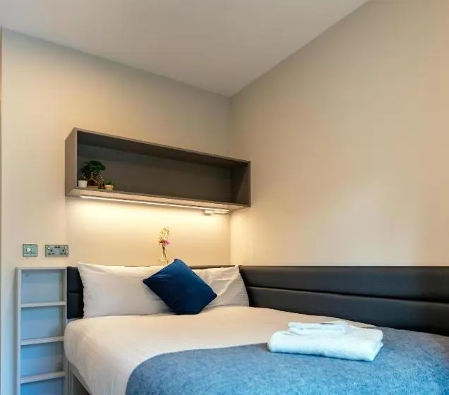 آپارتمان 1 خوابه, The Westwood Apartments
