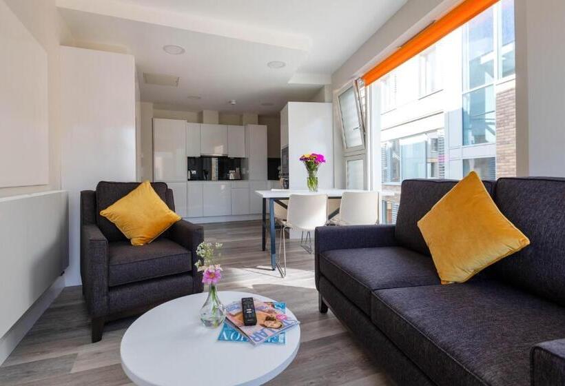 带4个卧室的公寓, The Westwood Apartments