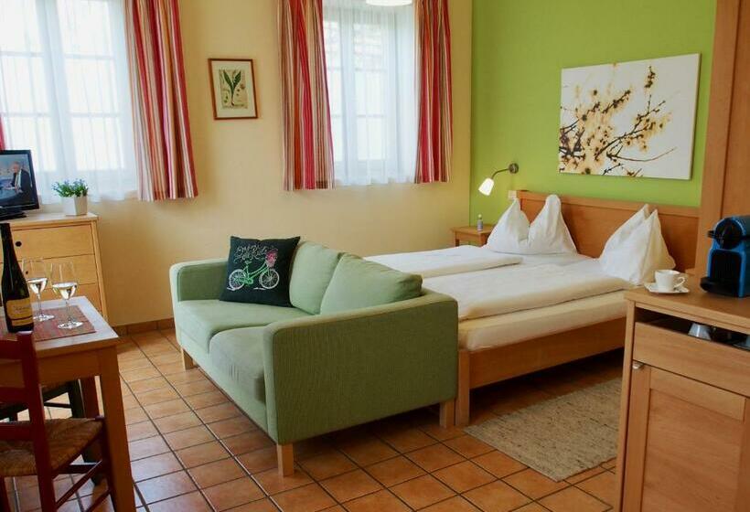 Standard Værelse m. Balkon, Ad Vineas Gästehaus Nikolaihof Hotel Garni