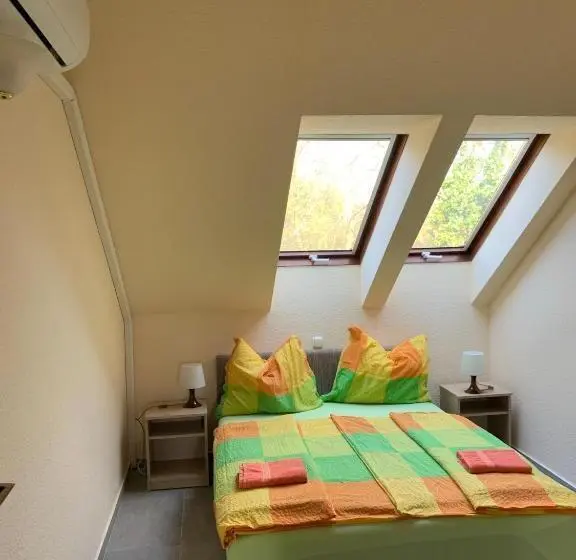 クラシックルーム, Balaton Kinizsi Apartman