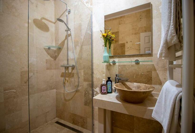 标准间, Akasha Retreat