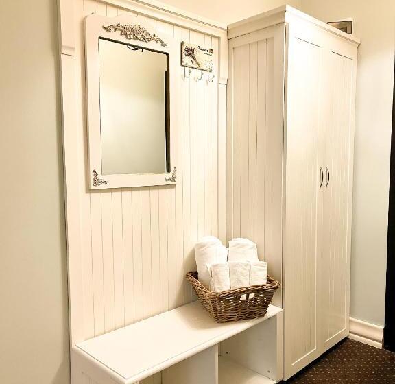 标准间, Akasha Retreat