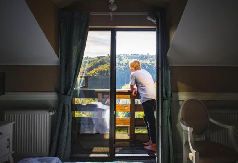 带露台的高档房间, Akasha Retreat