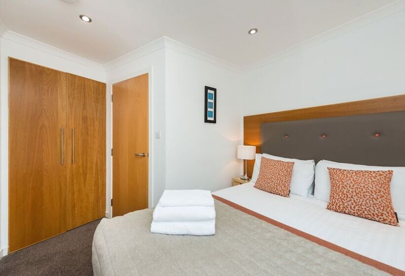 דירת חדר, Fountain Court Apartments   Harris