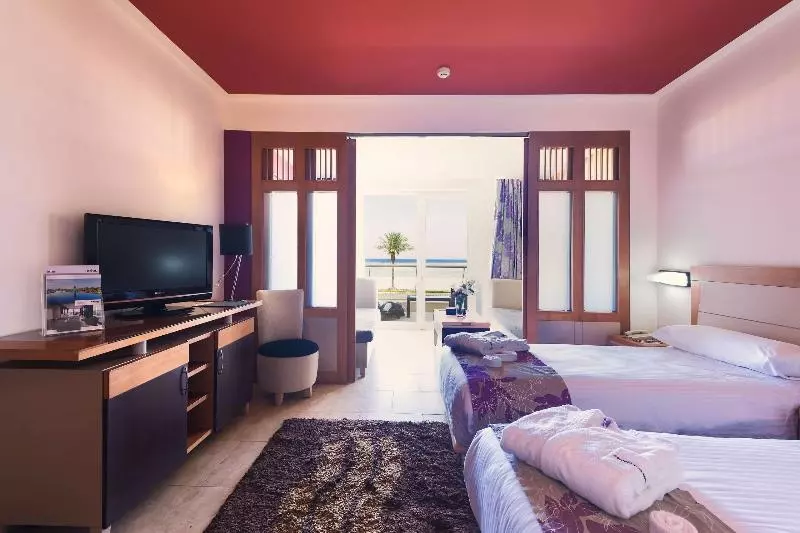 اتاق خانوادگی با چشم‌انداز دریا, Barceló Tiran Sharm