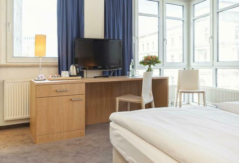 Номер Комфорт, Berlin Mitte By Campanile