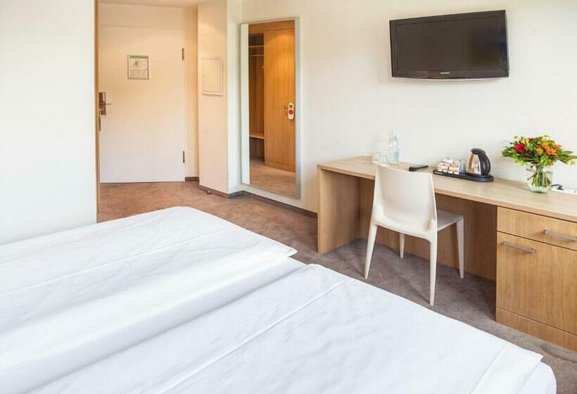 Номер Комфорт, Berlin Mitte By Campanile