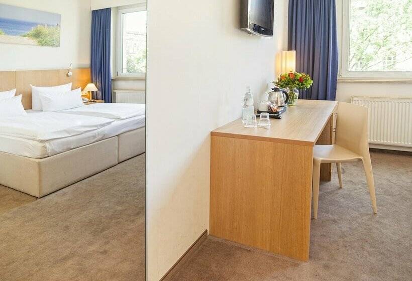 Номер Комфорт, Berlin Mitte By Campanile