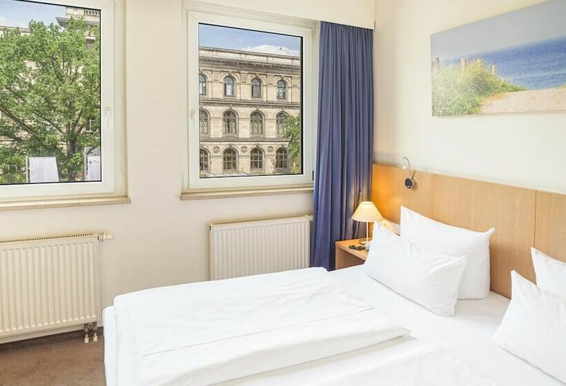 Номер Комфорт, Berlin Mitte By Campanile