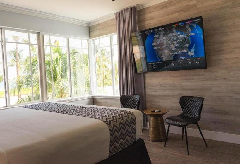 キングサイズベッドのスタンダードルーム, Colony