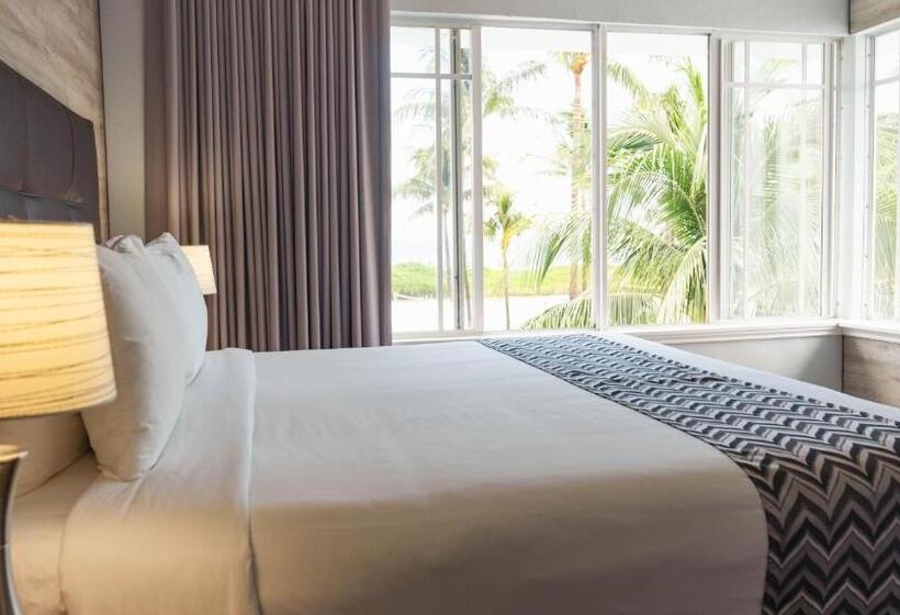 キングサイズベッドのスタンダードルーム, Colony