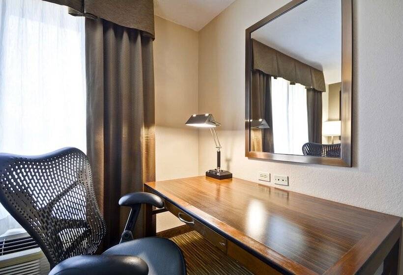 Номер Стандарт Адаптированный для Инвалидов, Hilton Garden Inn Sarasotabradenton Airport
