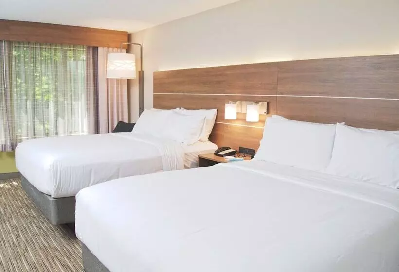 ２ダブルベッドのスタンダードルーム, Holiday Inn Express South Burlington, An Ihg