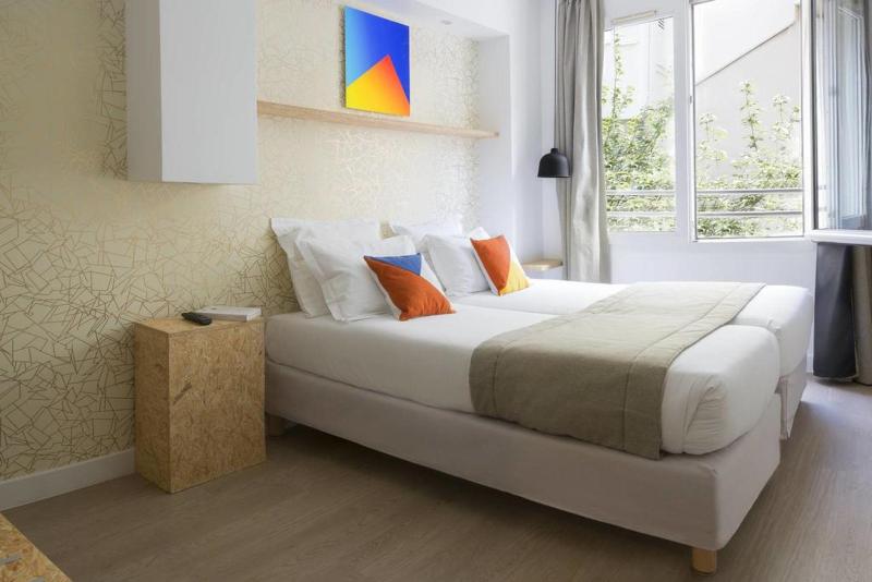 غرفة قياسية, Izzy