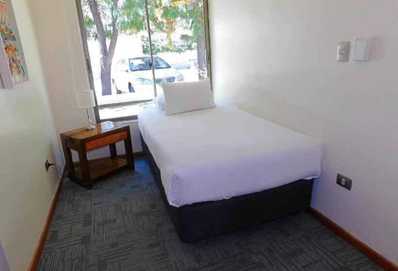 이그제큐티브 트리플, Mar Andino