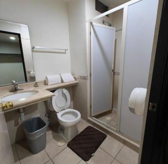 스탠다드 트리플 룸, Montreal