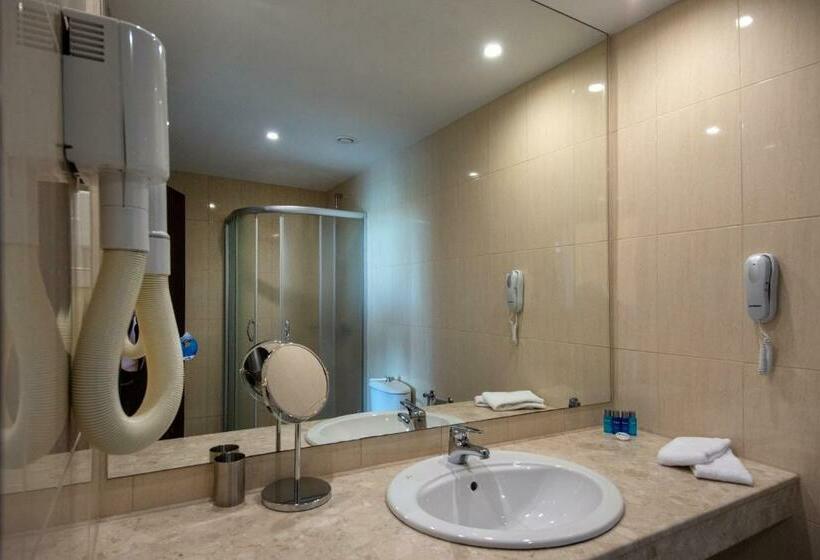 غرفة قياسية, Selena