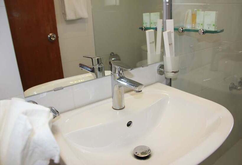 اتاق استاندارد یک نفره, Times Square Suite