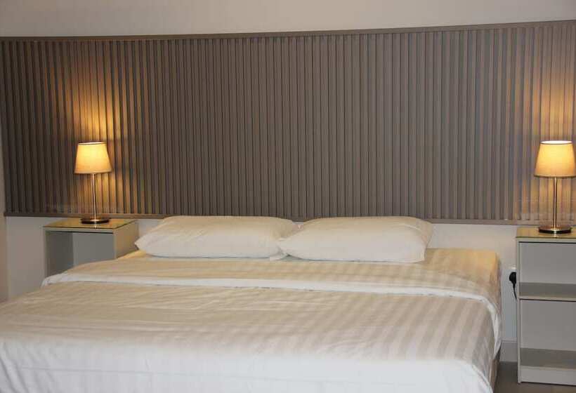اتاق استاندارد یک نفره, Times Square Suite