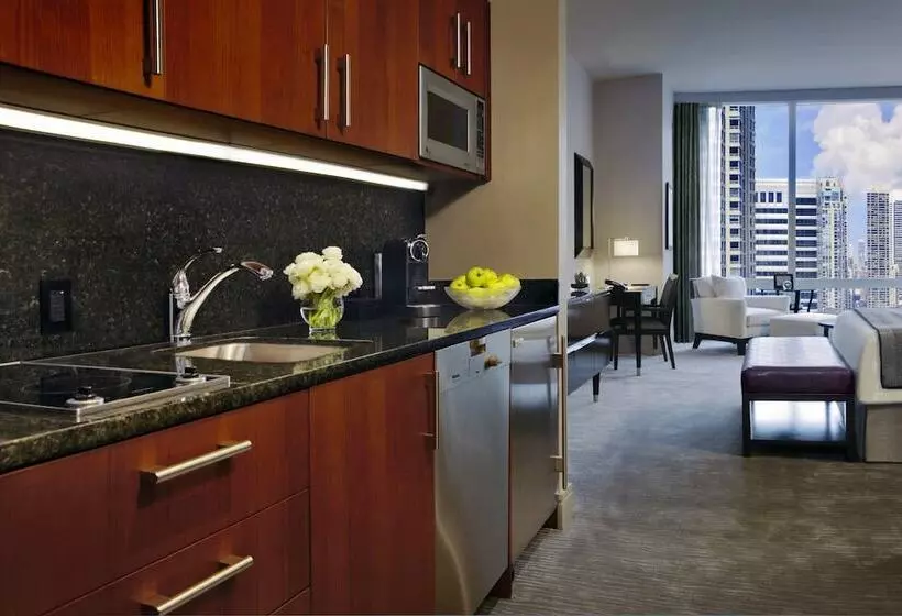 Deluxe-huone Kaupunkinäkymä, Trump International Hotel & Tower Chicago