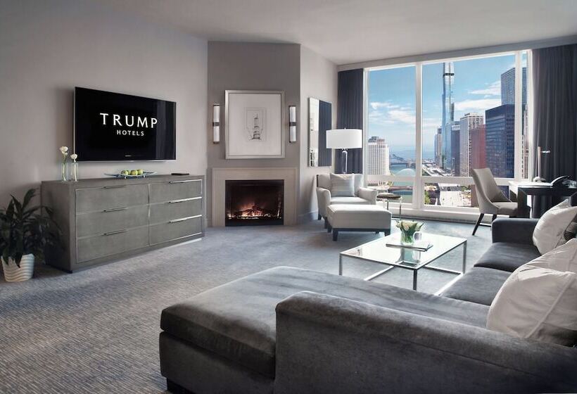 Deluxe Suite King Bed, Trump International Hotel & Tower Chicago