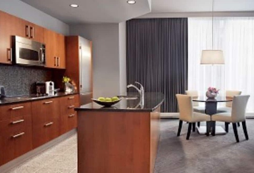 Deluxe Suite King Bed, Trump International Hotel & Tower Chicago