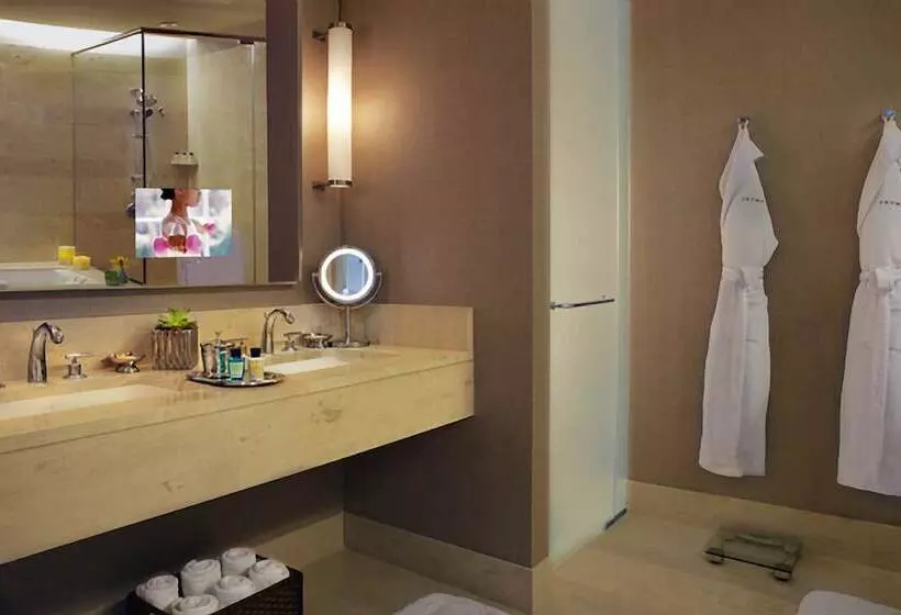 Deluxe-huone, Trump International Hotel & Tower Chicago