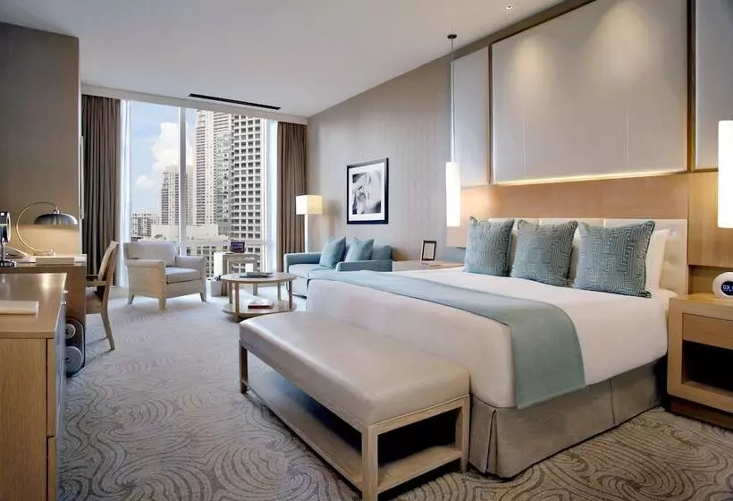 Deluxe-huone, Trump International Hotel & Tower Chicago