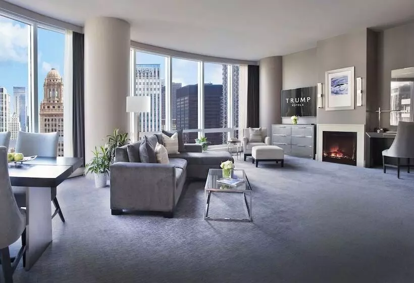 Deluxe-sviitti, Trump International Hotel & Tower Chicago