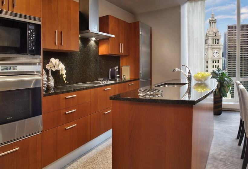 سوئیت دلوکس 2 خوابه, Trump International Hotel & Tower Chicago