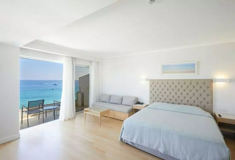 سوییت جونیور با چشم‌انداز دریا, Sunrise Beach