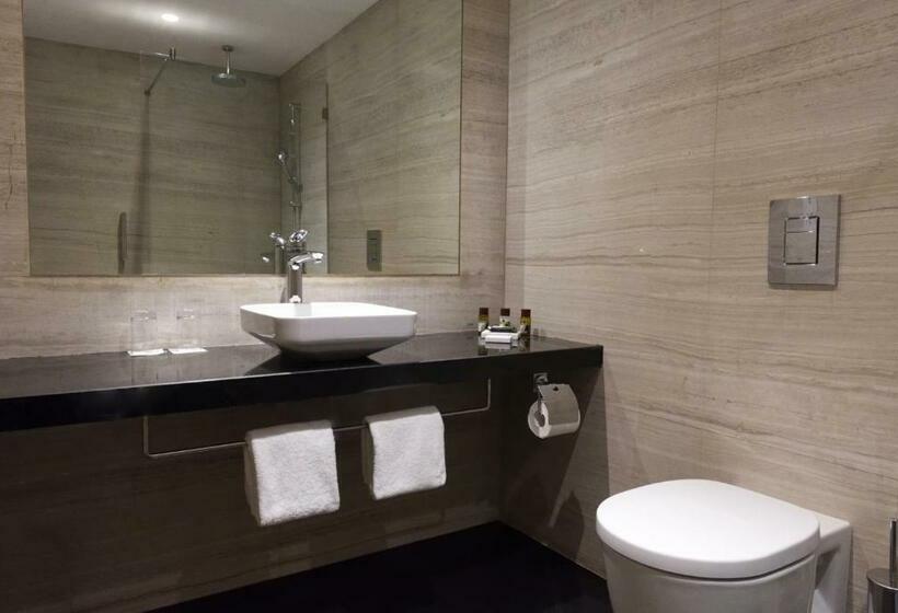 סוויטה מלכותית, Sunrise Beach