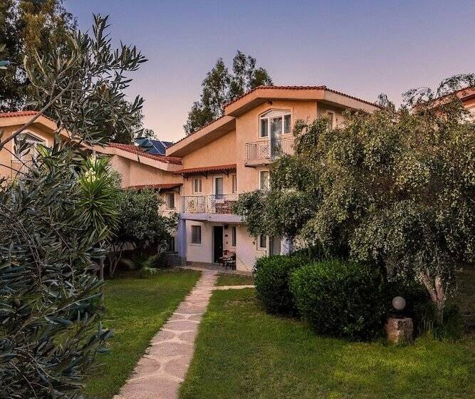 Бунгало Стандарт Вид на Сад, The Small Village