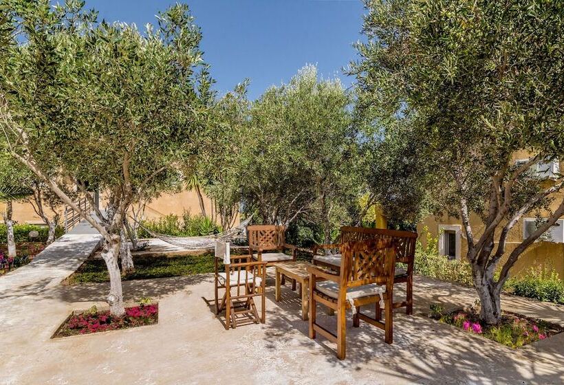 ویلای 1 خوابه با چشمانداز دریا, The Small Village