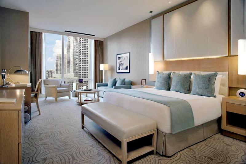 اتاق لوکس با تخت بزرگ, Trump International Hotel & Tower Chicago