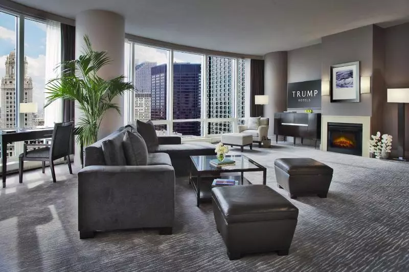 Deluxe-sviitti, Trump International Hotel & Tower Chicago