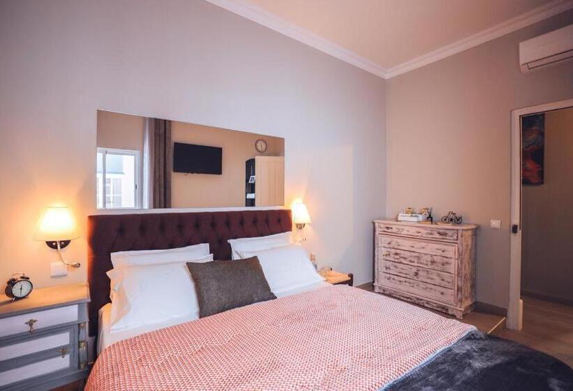 Номер Deluxe, Downtown Loule