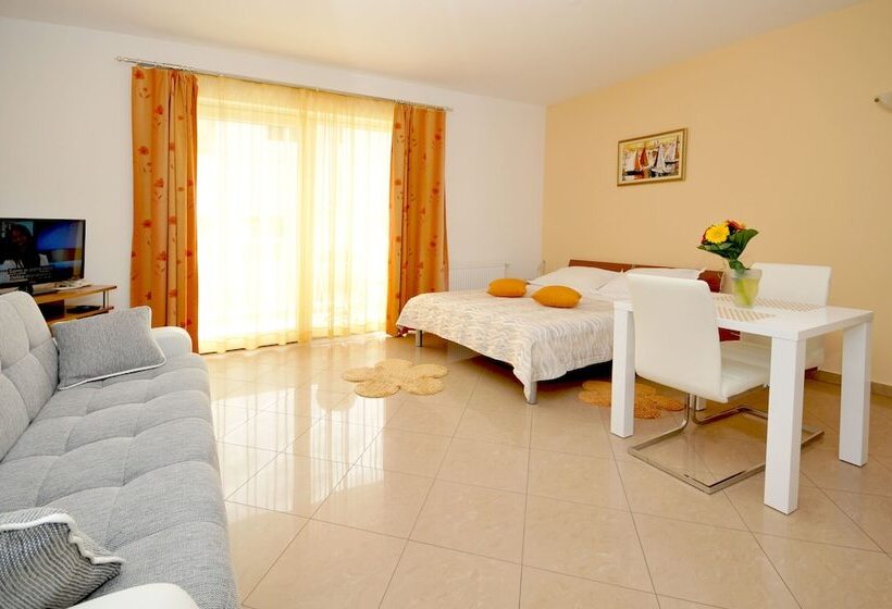 סטודיו סטנדרט עם מרפסת, Apartmani Trogir