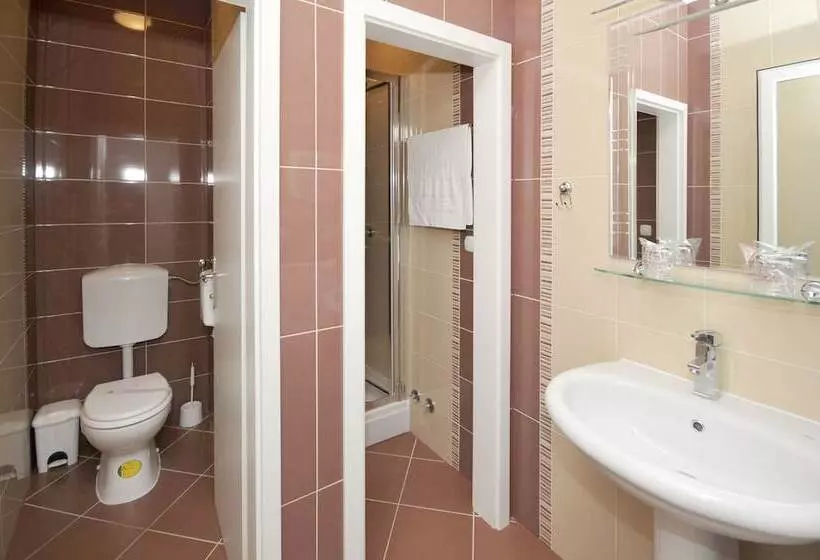 エコノミールーム, Apartmani Trogir