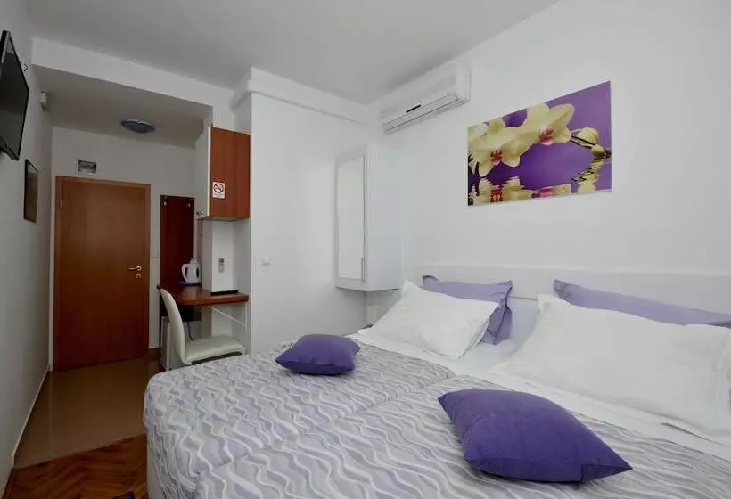 エコノミールーム, Apartmani Trogir