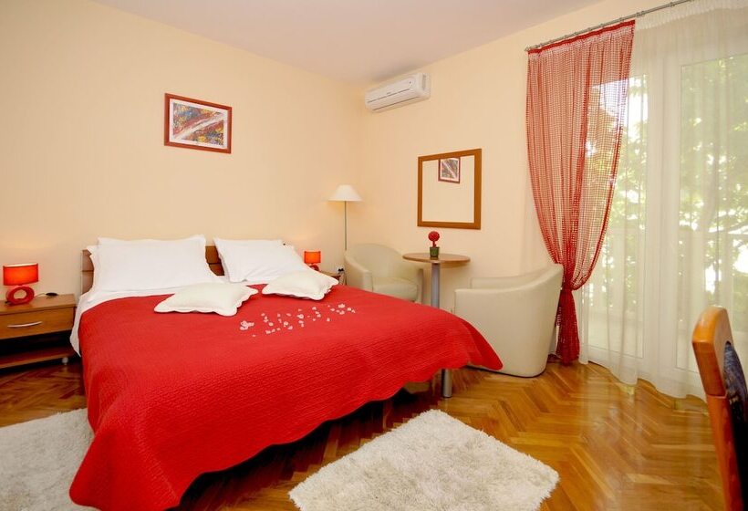 חדר סטנדרט עם מרפסת, Apartmani Trogir
