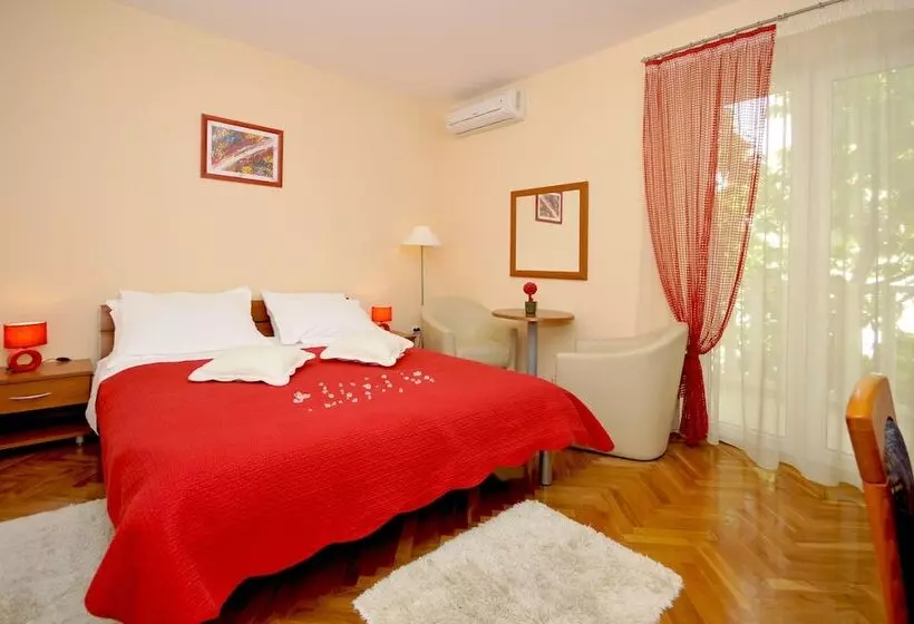 バルコニー付きスタンダードルーム, Apartmani Trogir